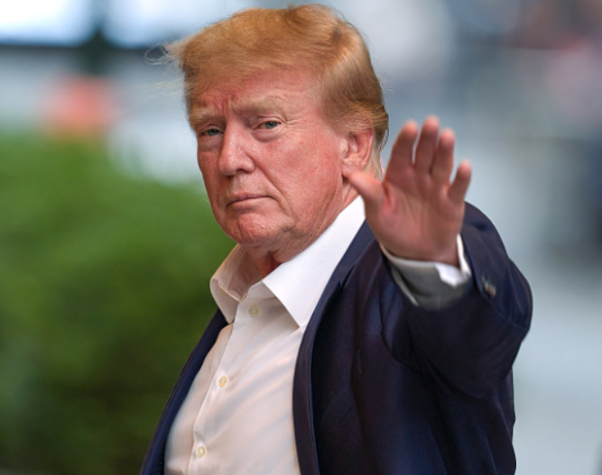 特朗普宣布在德克萨斯州建设美国50年来首座新炼