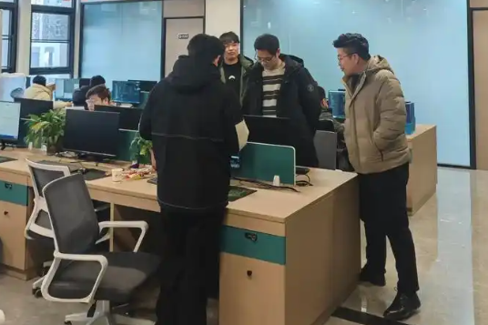 Adobe首席执行官将卸任 新财报凸显产品韧性但面